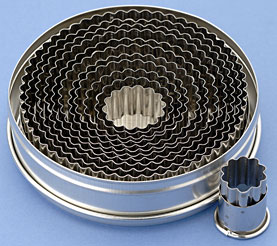 Round Scalloped Cutter Set 12 Pc